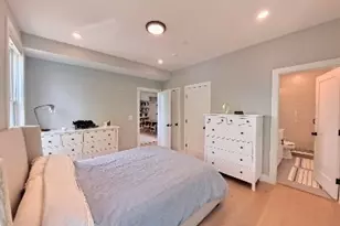 113 Beacon St, Somerville, MA 02143 - Photo 9