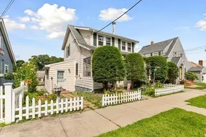 42 Piedmont St, Lynn, MA 01904 - Photo 3