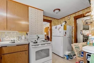 42 Piedmont St, Lynn, MA 01904 - Photo 9
