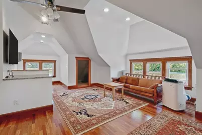 1055 Pleasant, Worcester, MA 01602 - Photo 33