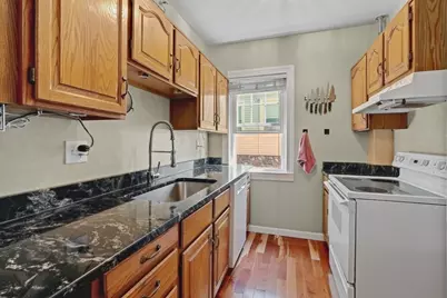 1055 Pleasant, Worcester, MA 01602 - Photo 17