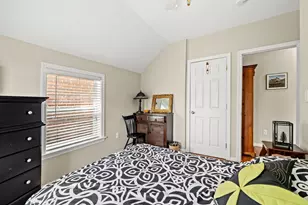 15 Beacon St, Salem, MA 01970 - Photo 27