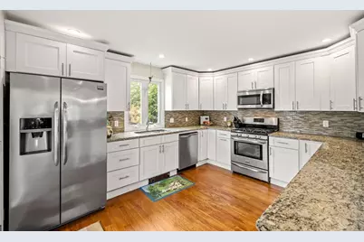 15 Beacon St, Salem, MA 01970 - Photo 9