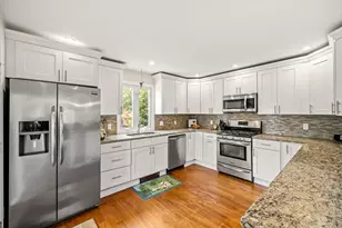 15 Beacon St, Salem, MA 01970 - Photo 9