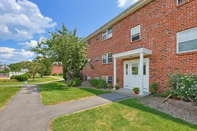 91 Pleasant St #D1, Medfield, MA 02052 - Photo 5