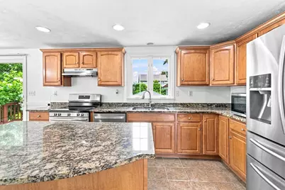 35 Meeshawn Ave, Taunton, MA 02718 - Photo 5