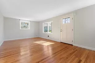 12 Hickory Ln, Burlington, MA 01803 - Photo 5