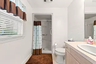 1068 Victoria St, New Bedford, MA 02745 - Photo 15