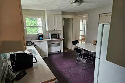25 Essex St, Medford, MA 02155 - Photo 9