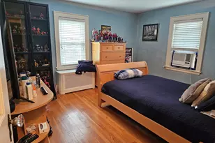 25 Essex St, Medford, MA 02155 - Photo 17