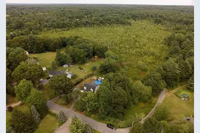 756 R Berkley St, Berkley, MA 02779 - Photo 3