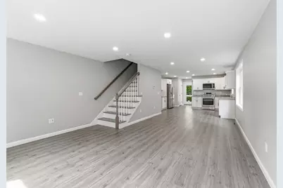71 Pine St #B, Warren, MA 01083 - Photo 7