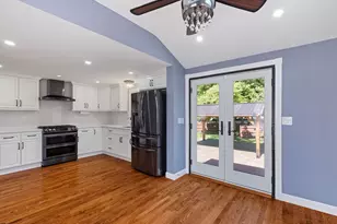 7 Fabens St, Saugus, MA 01906 - Photo 9