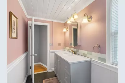 7 Fabens St, Saugus, MA 01906 - Photo 23