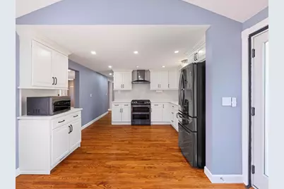 7 Fabens St, Saugus, MA 01906 - Photo 7