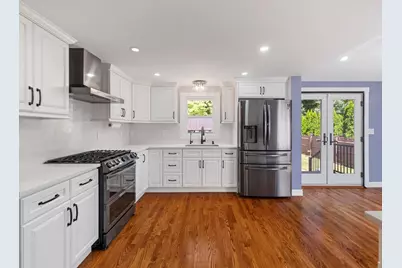 7 Fabens St, Saugus, MA 01906 - Photo 5