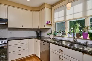 25 Woodbridge St, South Hadley, MA 01075 - Photo 15