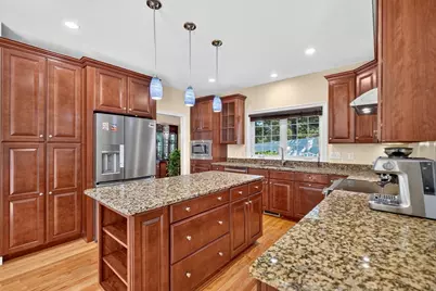 28 Hickory Dr, Shrewsbury, MA 01545 - Photo 9