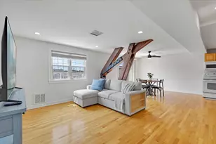 615 Main, Barnstable, MA 02601 - Photo 11