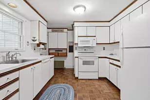 1374 Plumtree Rd, Springfield, MA 01119 - Photo 11