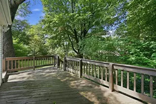 1374 Plumtree Rd, Springfield, MA 01119 - Photo 31