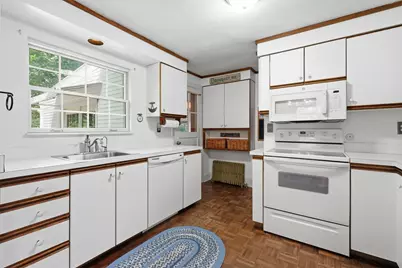 1374 Plumtree Rd, Springfield, MA 01119 - Photo 9