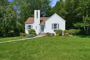 1374 Plumtree Rd, Springfield, MA 01119 - Photo 1