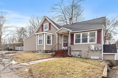 2 Grove St, Methuen, MA 01844 - Photo 3