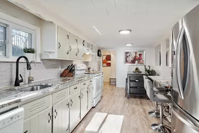 2 Grove St, Methuen, MA 01844 - Photo 5