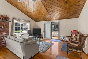 6 Robinhood Rd, Wareham, MA 02571 - Photo 9