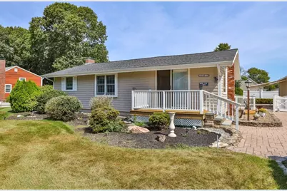 6 Robinhood Rd, Wareham, MA 02571 - Photo 1