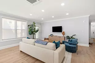 16 Franklin St, Salem, MA 01970 - Photo 3
