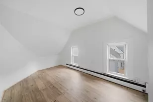 26 Washington Ave, Holyoke, MA 01040 - Photo 17