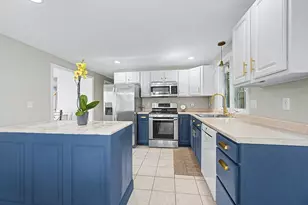 10 Fuller Ave, Attleboro, MA 02703 - Photo 9