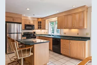 9 Tower Hill Rd, Oxford, MA 01540 - Photo 9