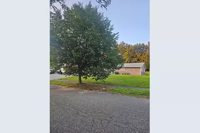 7 Lisa Rd, Peabody, MA 01960 - Photo 1
