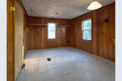25 Stoneham Rd, Worcester, MA 01604 - Photo 3