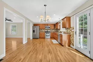10 Begley St, Agawam, MA 01001 - Photo 15