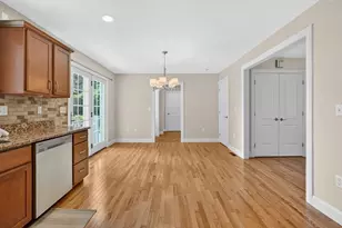 10 Begley St, Agawam, MA 01001 - Photo 11
