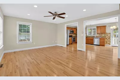 10 Begley St #10, Agawam, MA 01001 - Photo 3