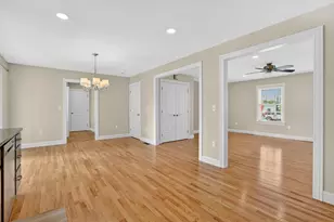 10 Begley St, Agawam, MA 01001 - Photo 17