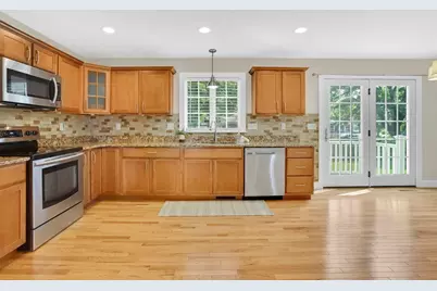 10 Begley St #10, Agawam, MA 01001 - Photo 9