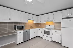 91 Pleasant St, Medfield, MA 02052 - Photo 9