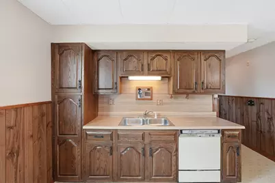 16 Dartmouth St, Worcester, MA 01604 - Photo 11