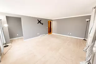 60 Martin St, East Providence, RI 02914 - Photo 9