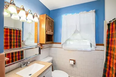 66 Seymour St, New Bedford, MA 02744 - Photo 15
