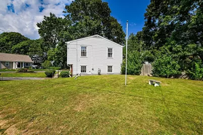 66 Seymour St, New Bedford, MA 02744 - Photo 19