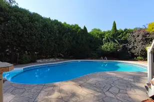 140 Wild Flower Cir, Westfield, MA 01085 - Photo 3