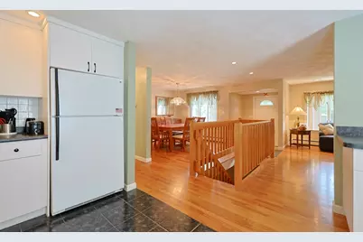 37 Cliftondale, Saugus, MA 01906 - Photo 5