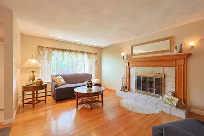37 Cliftondale, Saugus, MA 01906 - Photo 3